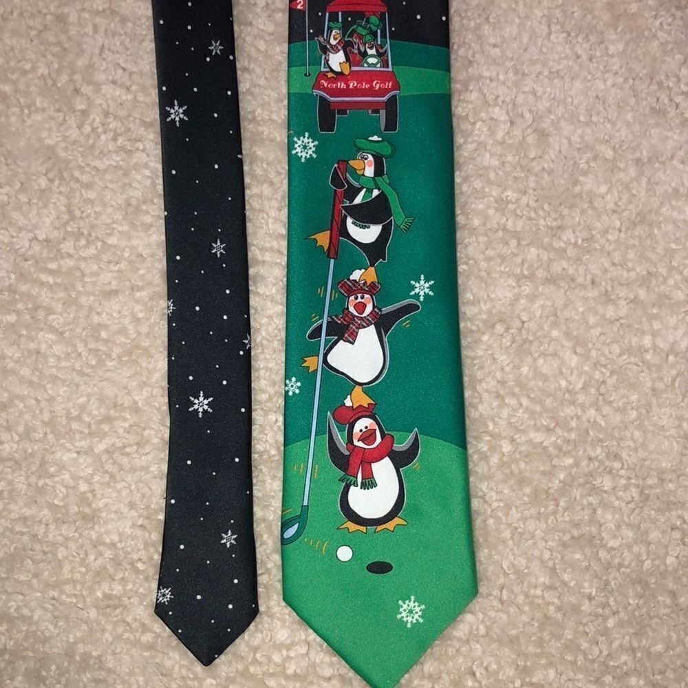 Hallmark Christmas Holiday Penguins Golf Tie